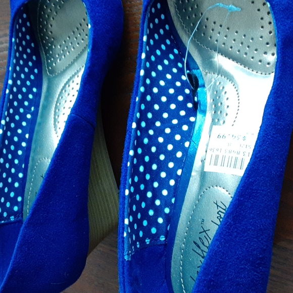 NWT open toe wedge heel shoes - Picture 7 of 12